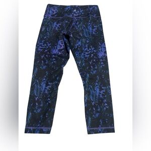 Lululemon Wunder Under cropped size 6